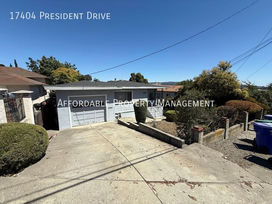 17404 President Dr in Castro Valley, CA - Foto de edificio