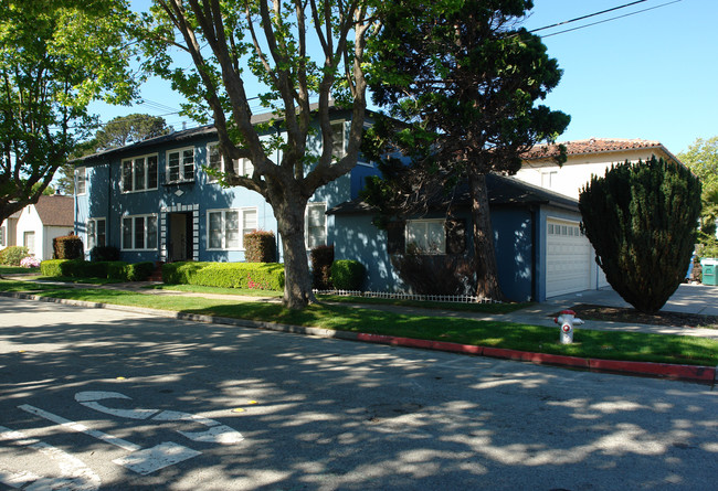 500 Francisco Dr in Burlingame, CA - Building Photo - Building Photo