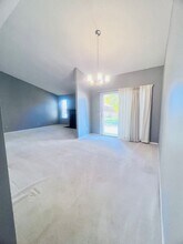 3707 Candlewyck Club Dr in Florissant, MO - Building Photo - Building Photo