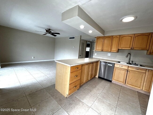 199 Wakulla Ln in Cocoa Beach, FL - Building Photo - Building Photo