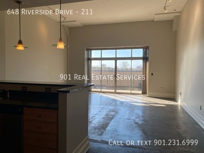 648 Riverside Dr in Memphis, TN - Building Photo - Building Photo