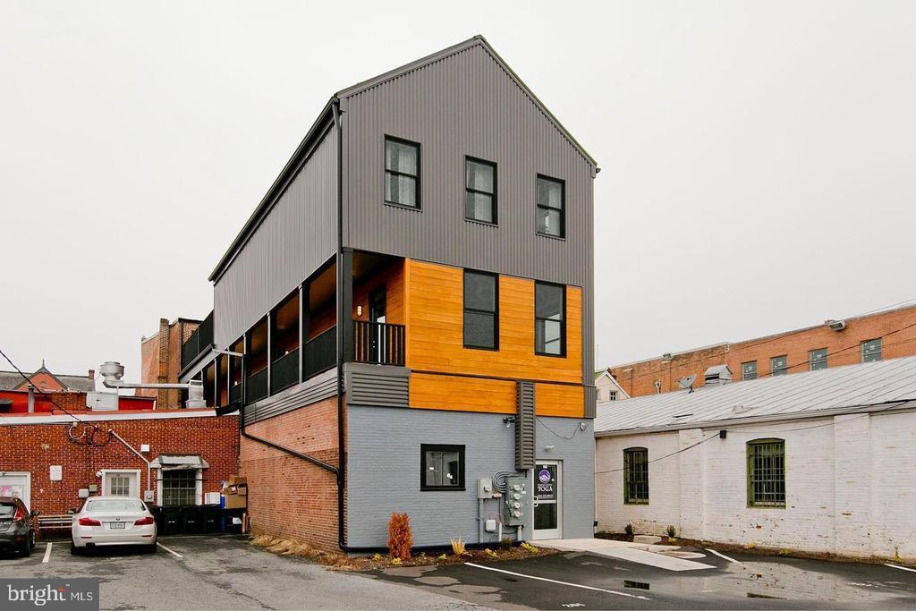160 N Loudoun St in Winchester, VA - Building Photo