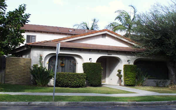 3601 Green Ave in Los Alamitos, CA - Foto de edificio - Building Photo