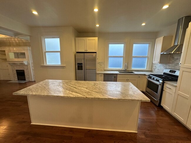 property at 817-821 Oak St