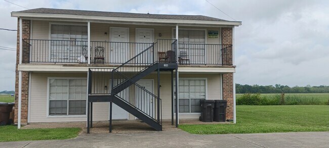 108 Oak Ridge Ave in Donaldsonville, LA - Foto de edificio - Building Photo