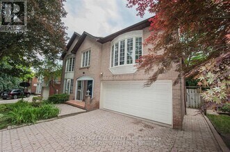 11 Riderwood Dr in Toronto, ON - Building Photo - Building Photo