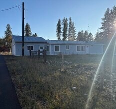 3599 Cemetery Rd in New Meadows, ID - Foto de edificio - Building Photo
