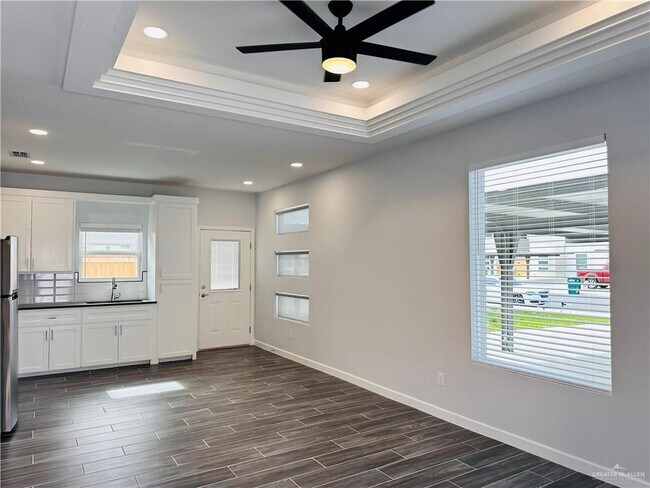 1701 W Violet Dr in Pharr, TX - Building Photo - Building Photo