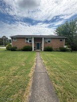 525 North Rd in Niles, OH - Building Photo