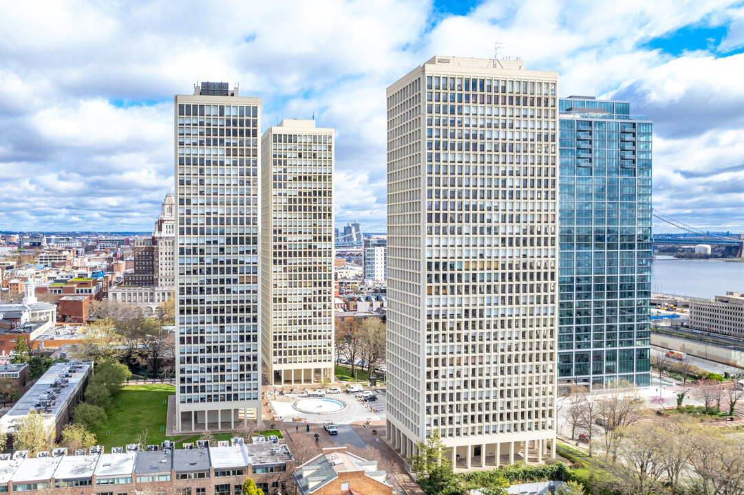 Society Hill Towers in Philadelphia, PA - Building Photo