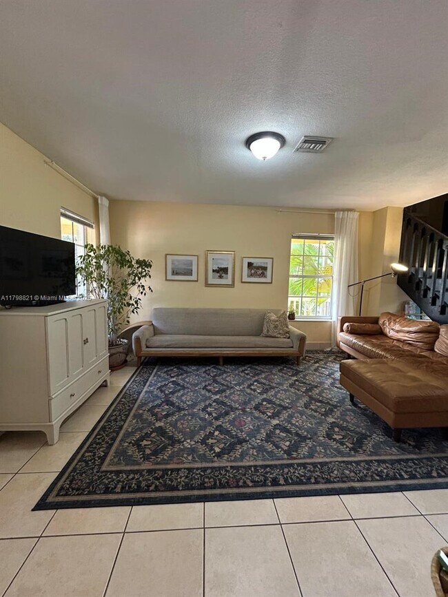 11737 SW 116th Terrace in Miami, FL - Building Photo - Building Photo