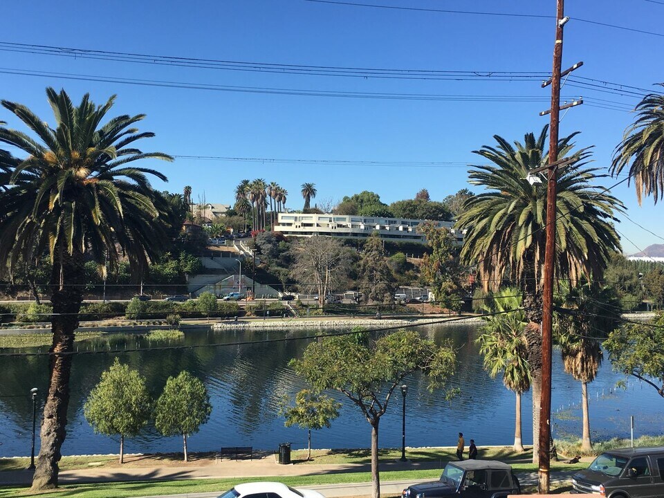 706 Echo Park Ave in Los Angeles, CA - Building Photo