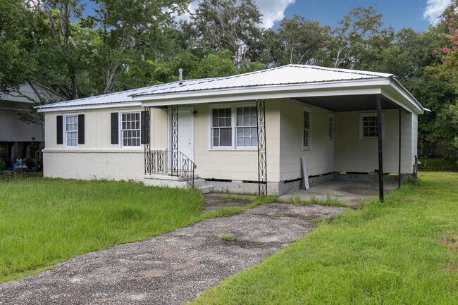 1712 Perch Dr in Mobile, AL - Building Photo - Building Photo