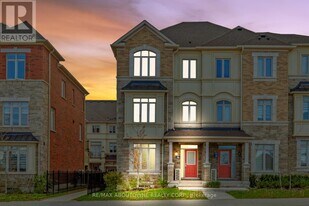 533 Dundas St E in Oakville, ON - Building Photo