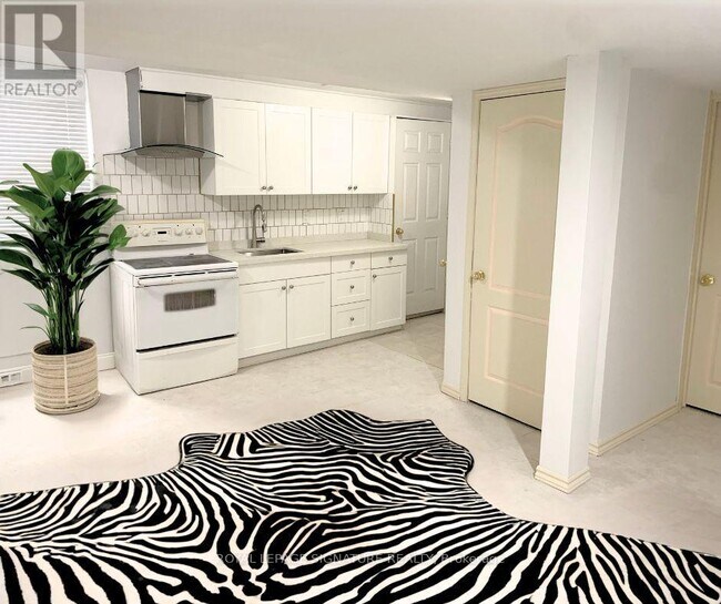 1360 Quest Cir in Mississauga, ON - Building Photo - Building Photo