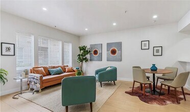 12056 S Broadway in Los Angeles, CA - Building Photo - Building Photo