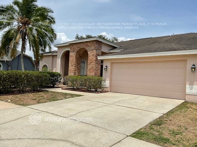 property at 10117 Vista Pointe Dr