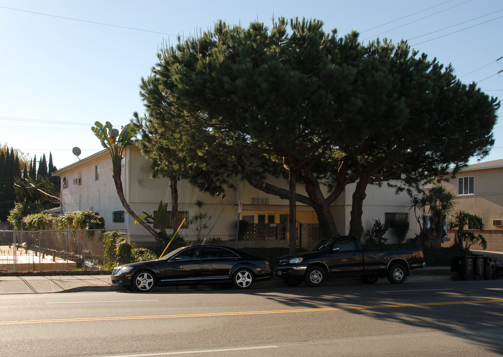 10946 National Blvd in Los Angeles, CA - Building Photo