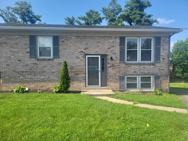 property at 3351 Moundview Ct