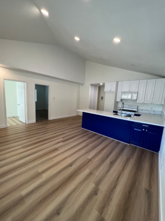 249 E Graham Ave-Unit -A in Lake Elsinore, CA - Building Photo