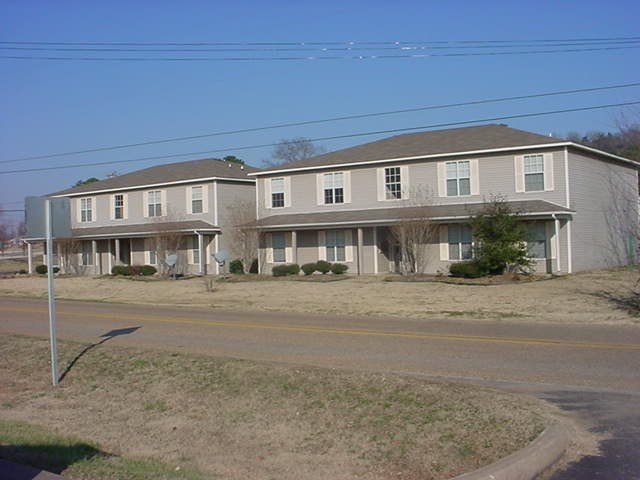 18-20 E Main St in Altus, AR - Foto de edificio - Building Photo