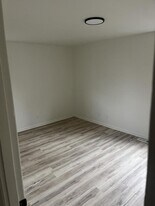 105 N Russell St in Marion, IL - Building Photo