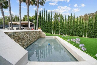 7713 Esterel Dr in San Diego, CA - Foto de edificio - Building Photo