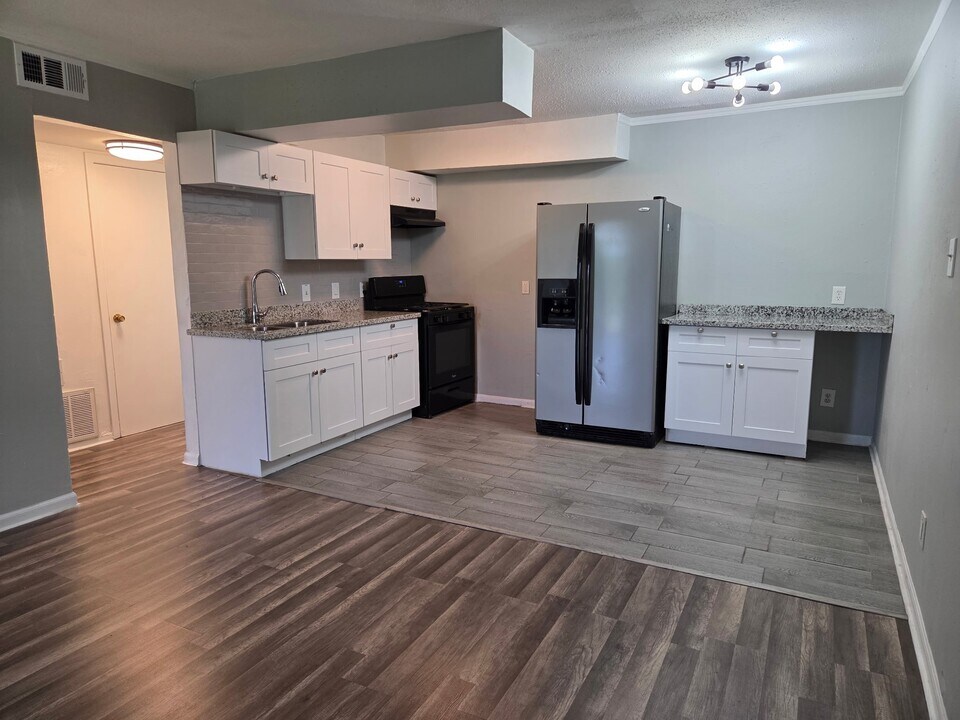 306 North St in Houston, TX - Building Photo