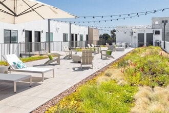 Backhouse Apartments in Chula Vista, CA - Foto de edificio - Building Photo