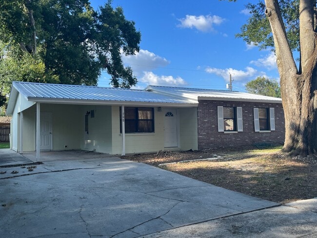 property at 708 Fairmont Dr