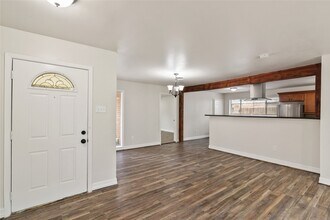 1622 Hollow Hook Rd in Houston, TX - Building Photo - Building Photo