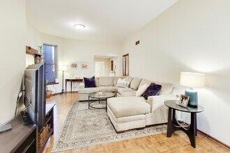 922 W Fullerton Ave in Chicago, IL - Building Photo - Building Photo