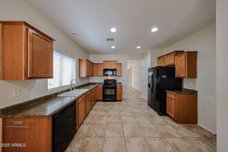26121 W Tonto Ln in Buckeye, AZ - Building Photo - Building Photo