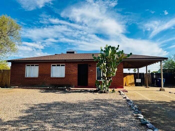 5618 E Calle Silvosa in Tucson, AZ - Building Photo