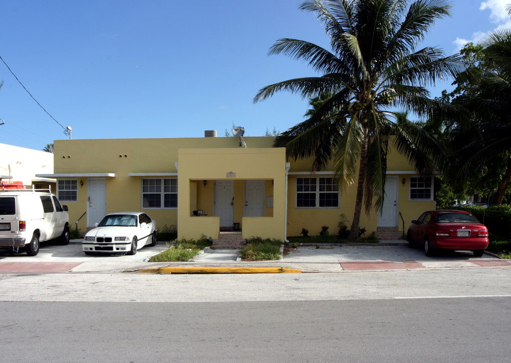 4-Unit North Miami Beach Bldg in Miami Beach, FL - Building Photo