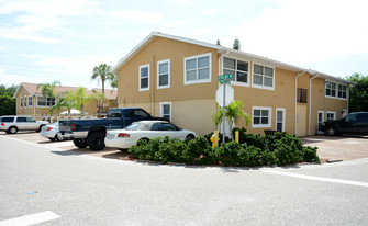 18220 Gulf Blvd Apartments