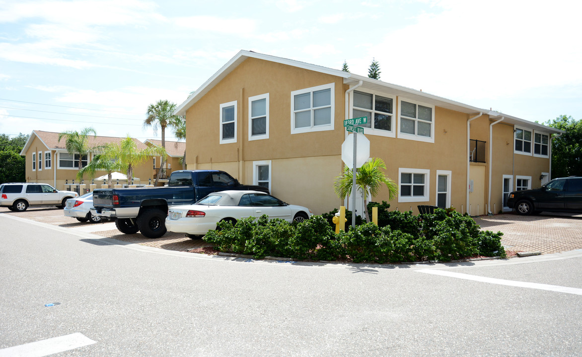 18220 Gulf Blvd in St. Petersburg, FL - Building Photo