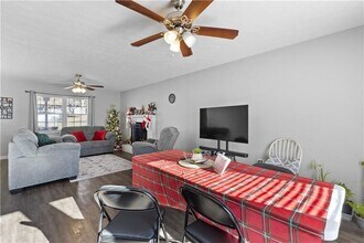 284 Oak Ridge in Auburn, GA - Foto de edificio - Building Photo