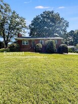 6728 Kemp St in Charlotte, NC - Building Photo