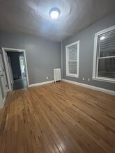 244 4th St, Unit 1st floor in Newark, NJ - Building Photo - Building Photo