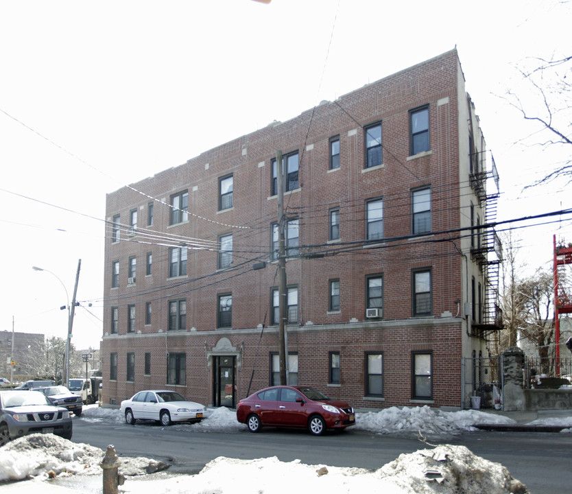 760 E 232nd in Bronx, NY - Building Photo