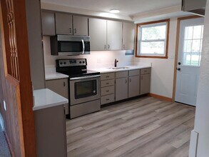 10506 Caddy Ln in Caledonia, WI - Building Photo - Building Photo