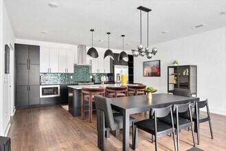 105 Lucile St in Nashville, TN - Foto de edificio - Building Photo