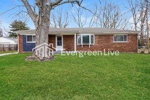 5732 Cromley Dr in Milford, OH - Building Photo