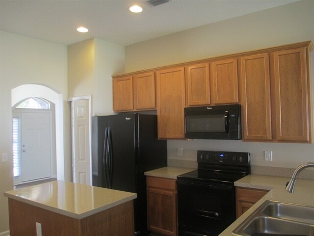 9177 Prosperity Lake Dr in Jacksonville, FL - Building Photo - Building Photo