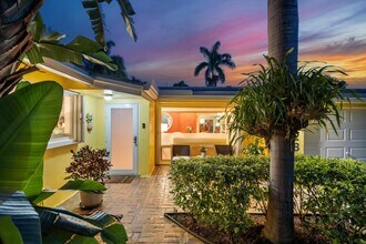 1728 NE 39th St in Oakland Park, FL - Building Photo - Building Photo