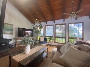 138 Serafin St in Carpinteria, CA - Building Photo - Building Photo