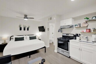 4501 Speedway, Unit 104 in Austin, TX - Foto de edificio - Building Photo