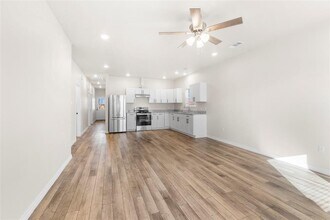 501 E Plum St in Granger, TX - Building Photo - Building Photo