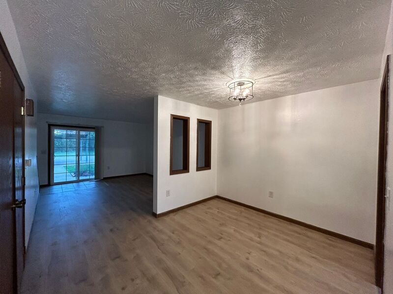 7736 Betsy Ross Cir in Dayton, OH - Building Photo